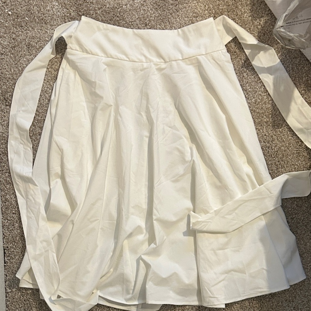 Elegant White Women's Skirt